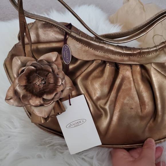 Luvshoes Canada Brand New Gold Shoulder Bag - Picture 6 of 7